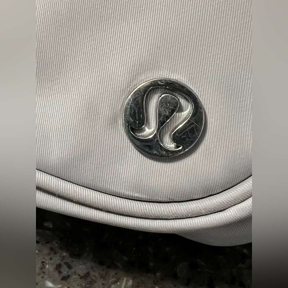 Lululemon Wunderlust Belt Bag Seal Travel Crossbody Gym Workout Office School - Picture 5 of 15